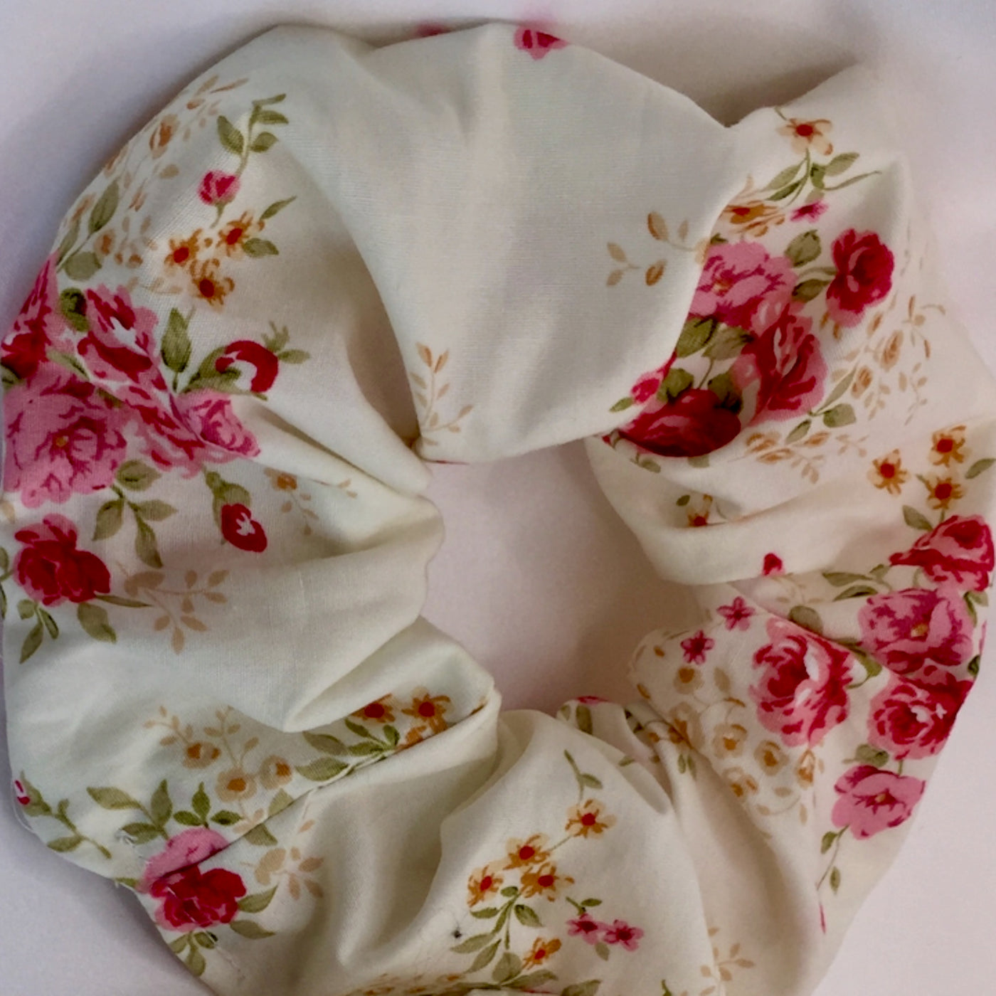 Cotton White Rose scrunchie